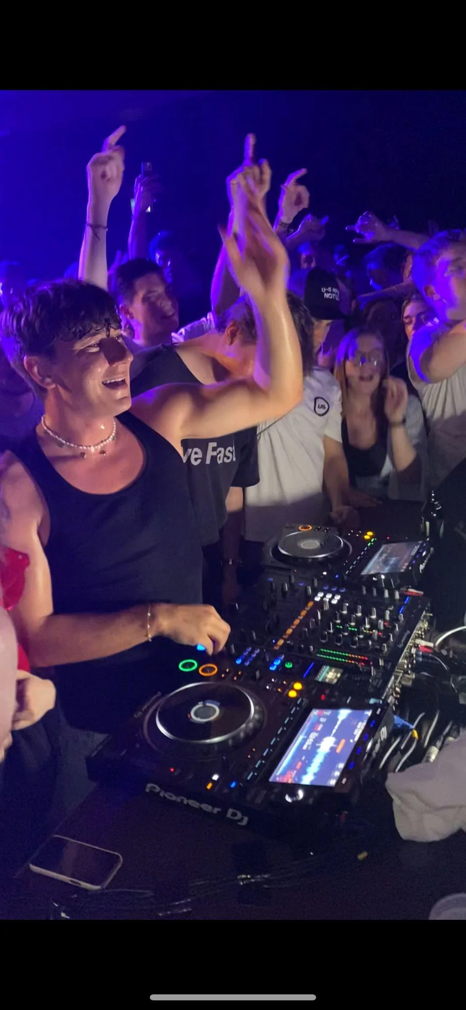 Bunt. performing on tour